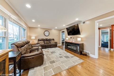 970 E Forest Ave, Des Plaines, IL 60018 photo 2