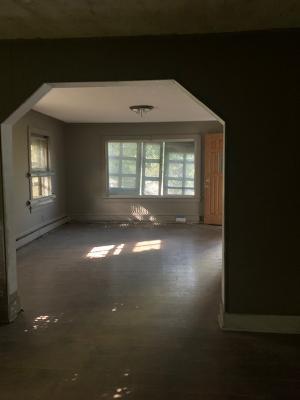 325 Ball St, Elgin, IL 60123 photo 2
