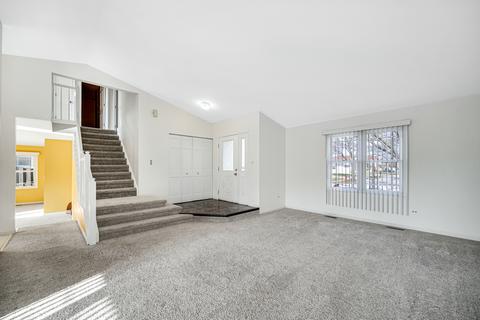 1305 Sumac Trl, Hoffman Estates, IL 60192 photo 4