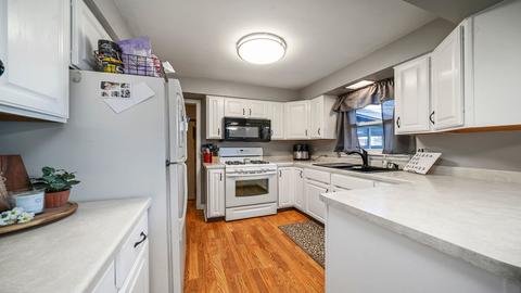412 E 10th St, Pecatonica, IL 61063 photo 7
