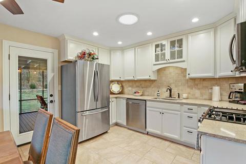 127 Valley Dr, Oakwood Hills, IL 60013 photo 6