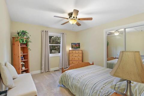 127 Valley Dr, Oakwood Hills, IL 60013 photo 10