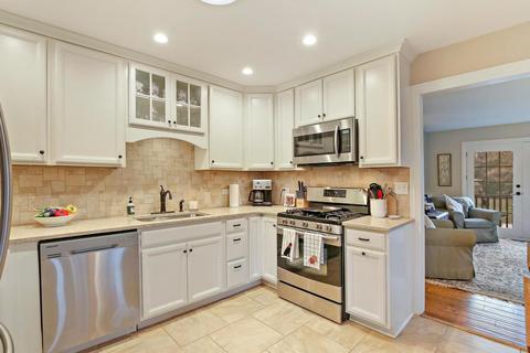 127 Valley Dr, Oakwood Hills, IL 60013 photo 4