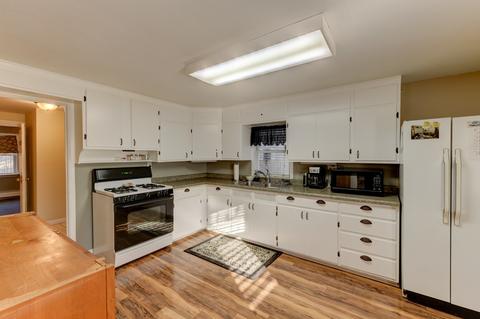 23135 Schulze Ln, Steger, IL 60475 photo 4