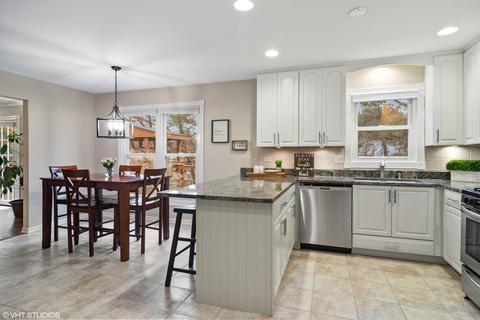 5501 Groveside Ln, Rolling Meadows, IL 60008 photo 9