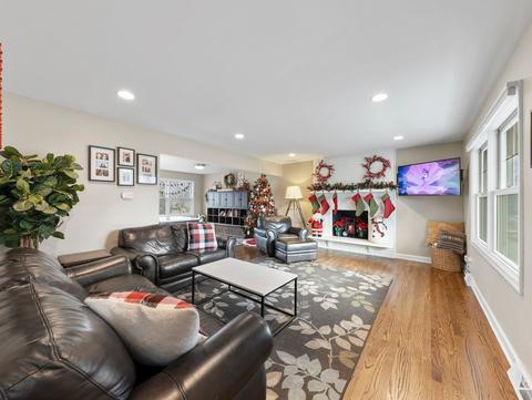 26 W368 Blackhawk Dr, Wheaton, IL 60189 photo 13
