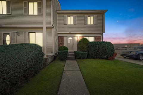 434 Devonshire Ct, Bolingbrook, IL 60440 photo 4