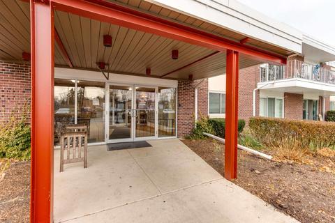 100 Deborah Ln #B10, Wheeling, IL 60090 photo 2