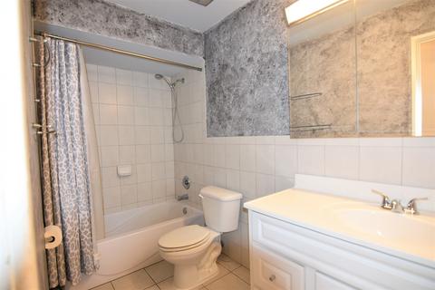 677 S River Rd #3B, Des Plaines, IL 60016 photo 10