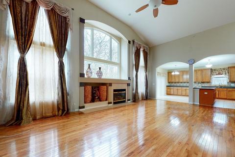 5724 Red Oak Dr, Hoffman Estates, IL 60192 photo 5