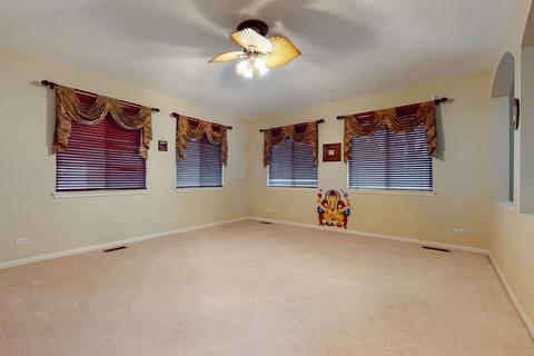 5724 Red Oak Dr, Hoffman Estates, IL 60192 photo 17