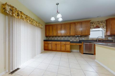 5724 Red Oak Dr, Hoffman Estates, IL 60192 photo 9