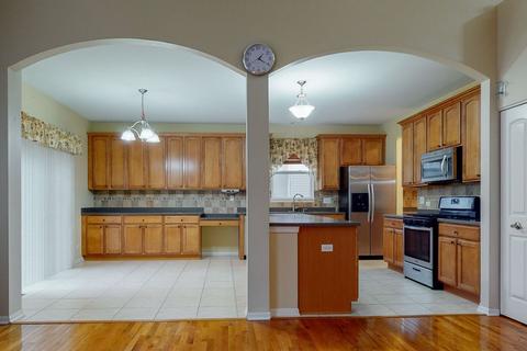 5724 Red Oak Dr, Hoffman Estates, IL 60192 photo 7