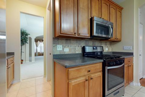 5724 Red Oak Dr, Hoffman Estates, IL 60192 photo 10