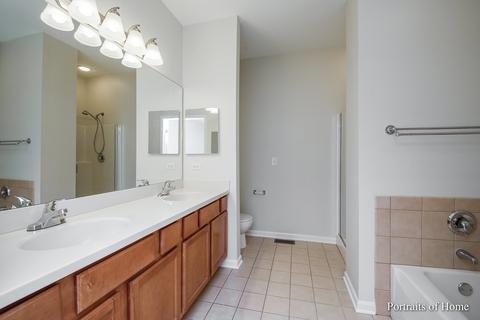 160 Dawson Dr, Elgin, IL 60120 photo 13