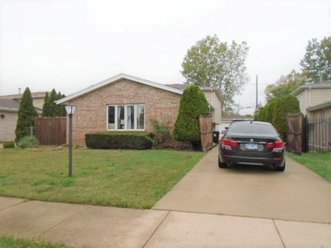 8414 Thomas Ave, Bridgeview, IL 60455 photo 2