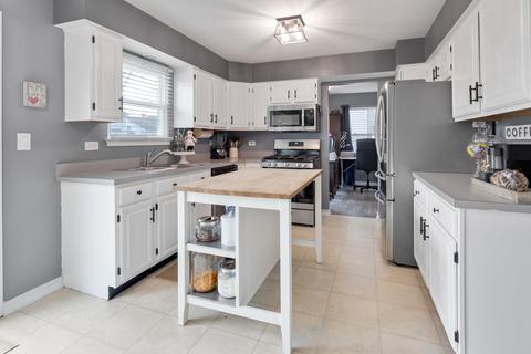 1058 Longford Rd, Bartlett, IL 60103 photo 6