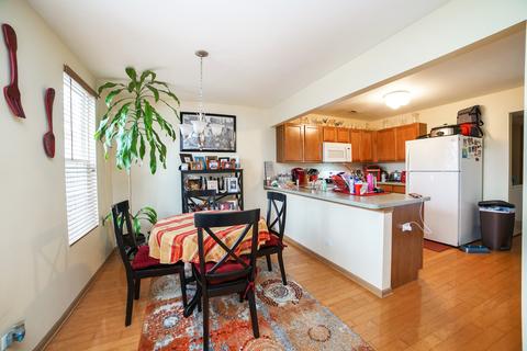 910 Symphony Dr, Aurora, IL 60504 photo 5