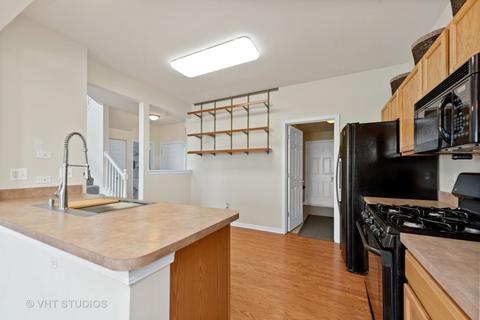 614 Legend Ln, Mchenry, IL 60050 photo 5