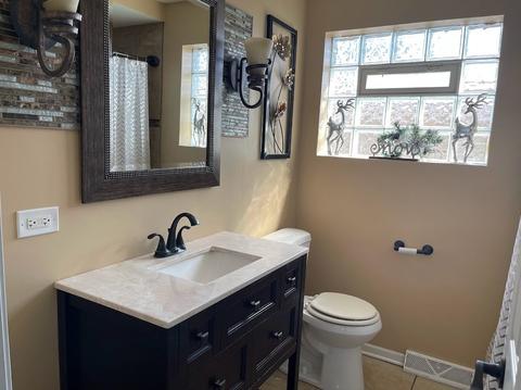 352 Streamside Dr, Harvey, IL 60426 photo 26