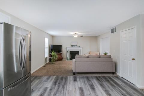 1001 E Shelbourne Dr, Normal, IL 61761 photo 5