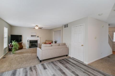 1001 E Shelbourne Dr, Normal, IL 61761 photo 6