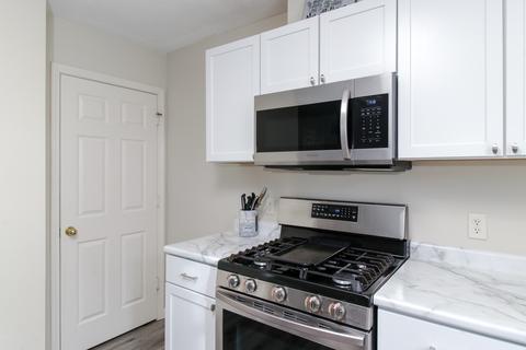 1001 E Shelbourne Dr, Normal, IL 61761 photo 4