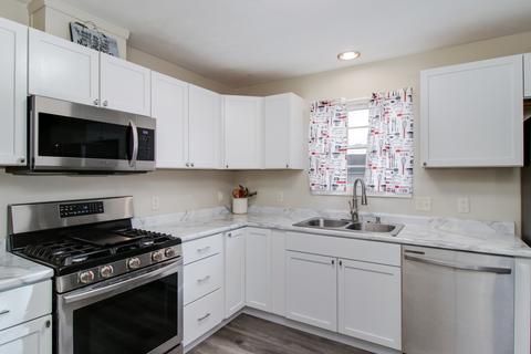 1001 E Shelbourne Dr, Normal, IL 61761 photo 3