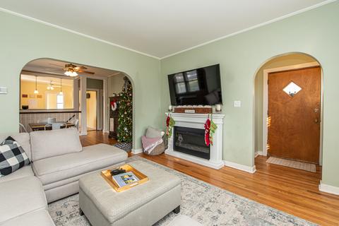 4306 Deyo Ave, Brookfield, IL 60513 photo 3