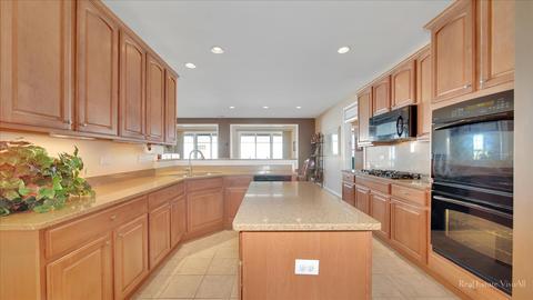 2162 Sandpiper Way, Elgin, IL 60124 photo 9
