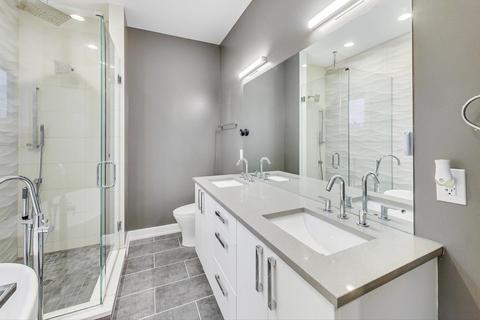 2339 N Drake Ave, Chicago, IL 60647 photo 23