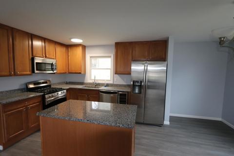 509 Sunrise Dr, Mchenry, IL 60051 photo 3