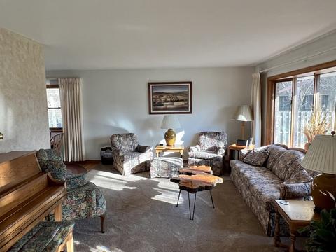 9532 Culver St, Des Plaines, IL 60016 photo 2