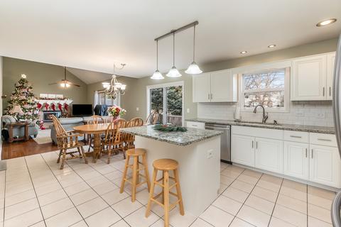 24946 Chelsea Ln, Plainfield, IL 60544 photo 2
