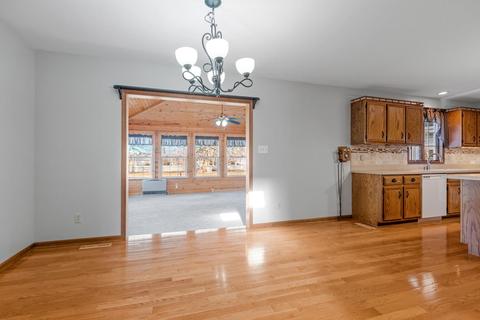 360 E Southmor Rd, Morris, IL 60450 photo 8