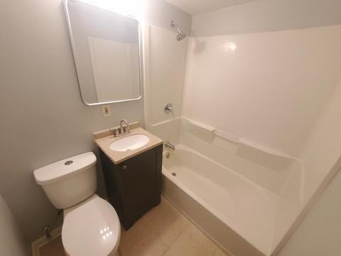 715 S Kendall St, Aurora, IL 60505 photo 14