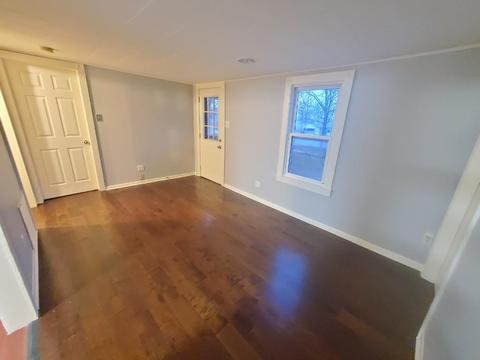 715 S Kendall St, Aurora, IL 60505 photo 3