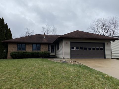 19 Cedar Ct, Bloomington, IL 61701 photo 1