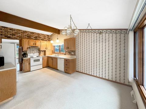 2388 Eagle Dr, Freeport, IL 61032 photo 12