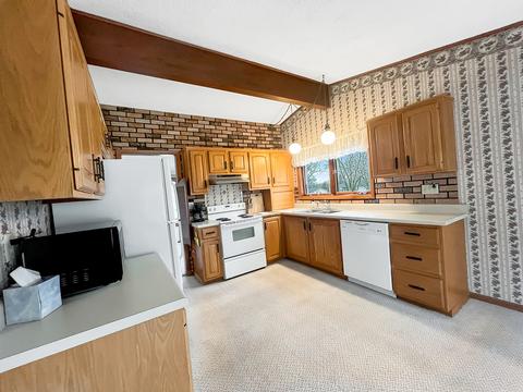 2388 Eagle Dr, Freeport, IL 61032 photo 10