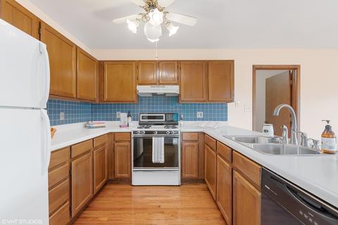 3109 W Lorient Dr, Mchenry, IL 60050 photo 3