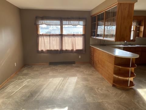 402 E Park St, Morrison, IL 61270 photo 11