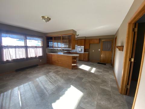 402 E Park St, Morrison, IL 61270 photo 3