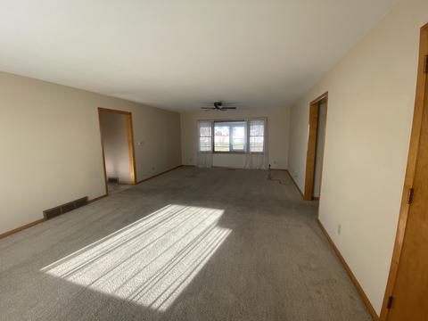 402 E Park St, Morrison, IL 61270 photo 4