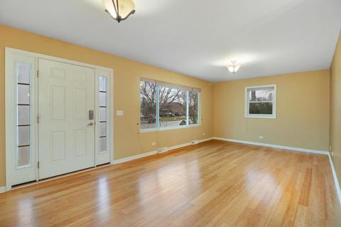 3206 W Skyway Dr, Mchenry, IL 60050 photo 2