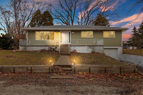 3206 W Skyway Dr, Mchenry, IL 60050 photo 1