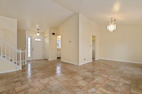971 Stuart Dr, Bartlett, IL 60103 photo 4