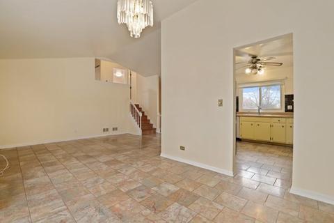 971 Stuart Dr, Bartlett, IL 60103 photo 7