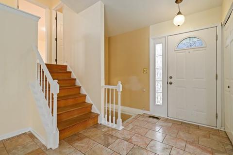 971 Stuart Dr, Bartlett, IL 60103 photo 3