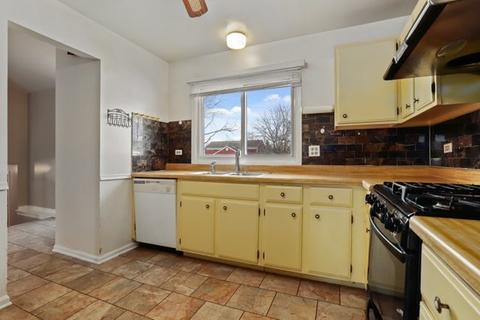971 Stuart Dr, Bartlett, IL 60103 photo 8